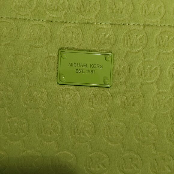 NWT Michael Kors Large Jet Set Neoprene Tote - Picture 2 of 11